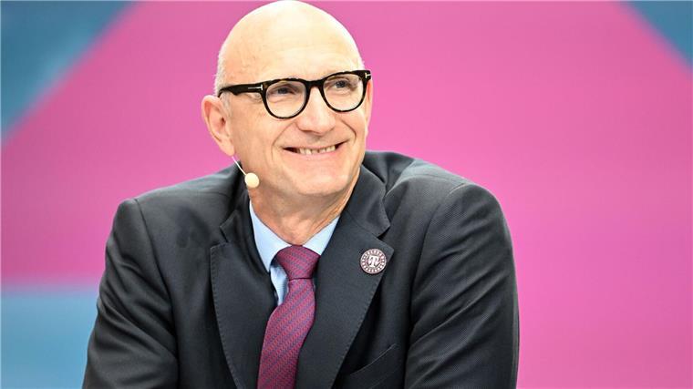 Tim Höttges darf sich über eine Vertragsverlängerung freuen. 
