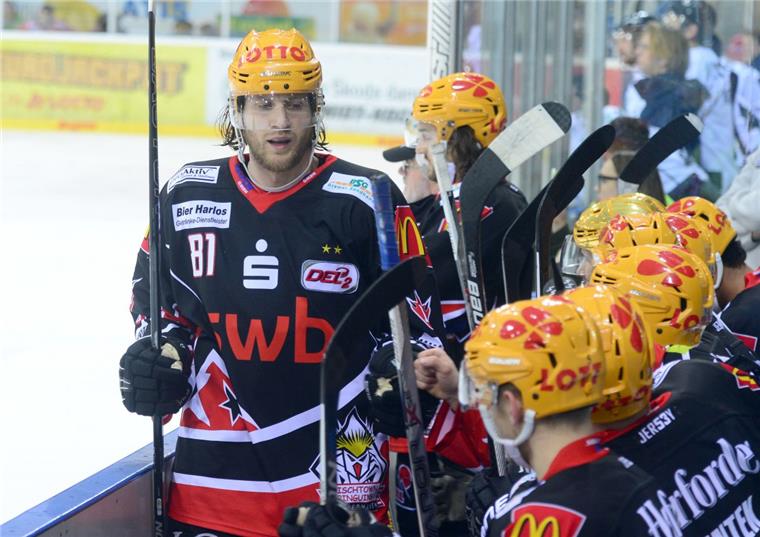 Tim Miller ist am Dienstag gesperrt Tim Miller fehlt den Fischtown Pinguins heute beim Spiel gegen die Dresdner Eislöwen
wegen einer Sperre. Foto Scheer