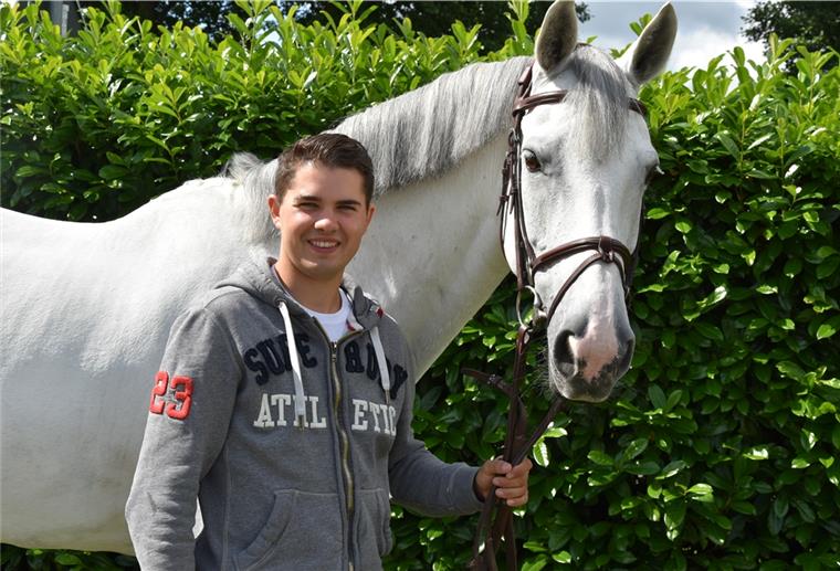 Nachwuchsreiter setzt in Elmlohe zum großen Sprung an Tim-Uwe Hoffmann gewann mit Casta Lee das Einlaufspringen der U25-Tour beim Aachener CHIO.