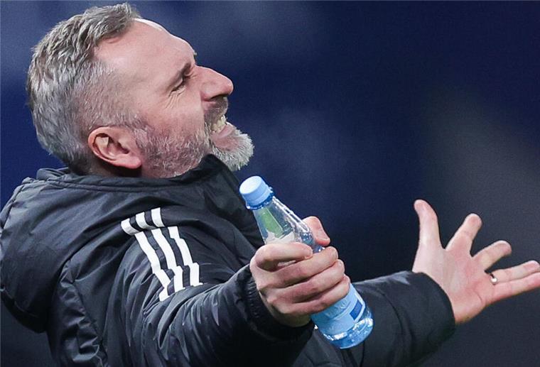 Trainer Tim Walter muss den Hamburger SV verlassen Tim Walter muss gehen.