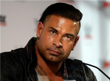 Tim Wiese ist stark an der Spielekonsole.

