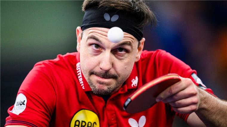 Karriere an der Platte statt auf dem Platz Timo Boll ist ein Profi an der Tischtennisplatte. Sein Vater sah die Karriere seines Sohnes zunächst aber auf dem Tennisplatz.