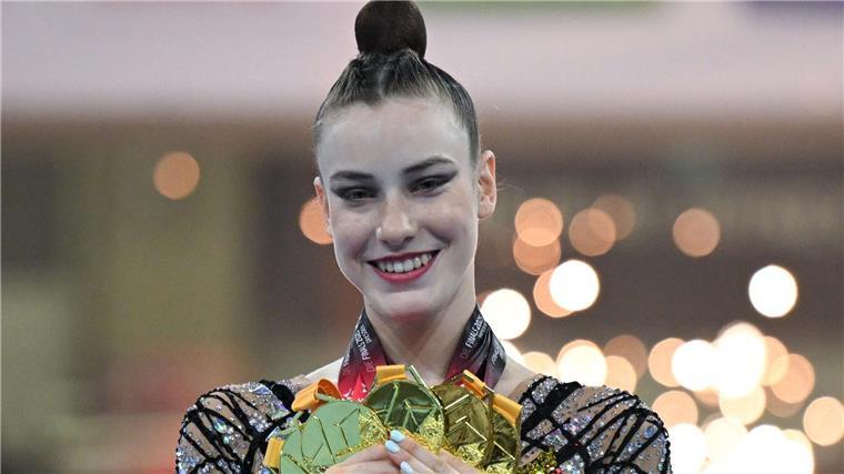 Gymnastik-Star Varfolomeev wieder Fünffach-Meisterin Titelsammlerin Darja Varfolomeev.