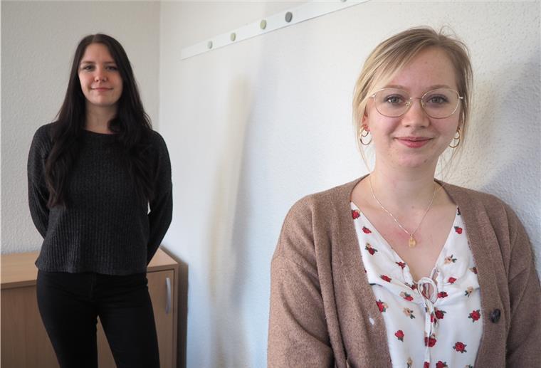 Ehrenamt beim DRK: Vom Bundesfreiwilligendienst zur Leitung Tjade Memenga (links) und Anna Marie von Häfen engagieren sich ehrenamtlich beim DRK Wesermarsch.