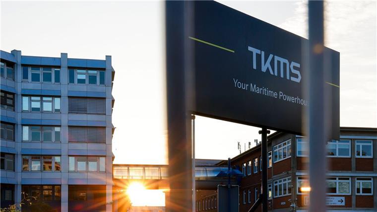 Deutschlands größte Marinewerft TKMS wird eigenständig TKMS hat Werftstandorte in Kiel und Wismar und beschäftigt rund 8.200 Menschen.