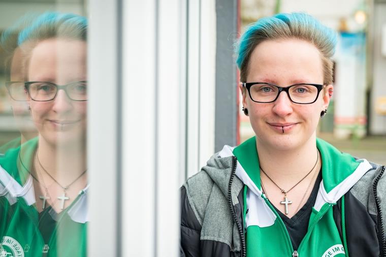 Bremerhaven: Transmann gründet LBGTQ-Jugendgruppe Tobias Hein ist endlich in seinem Leben als Mann angekommen und will anderen Jugendlichen bei der Selbstfindung helfen.