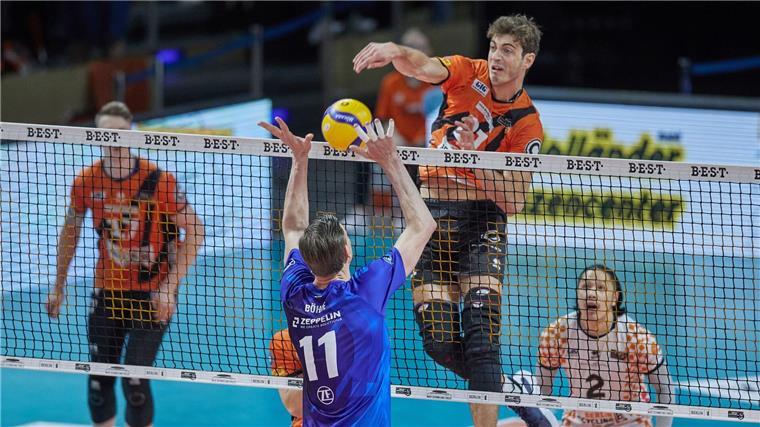Geld verdienen am Netz und im Netz Tobias Krick spielt in der Volleyball-Bundesliga und ist Influencer.
