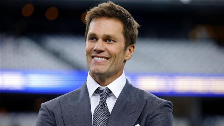 Tom Bradys NFL-Team feuert Cheftrainer Tom Brady wird großen Einfluss haben, wer neuer Cheftrainer bei den Raiders wird
