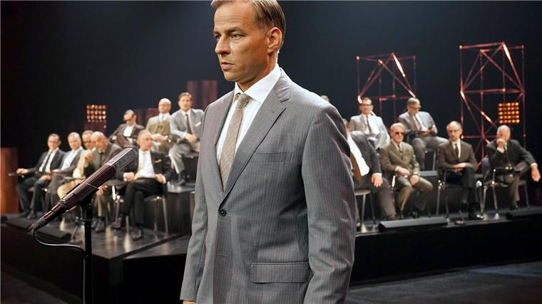 Streamingtipps: Neues von den „Discounter“-Machern Tom Wlaschiha in dem aufwühlenden ARD-Film „Die Ermittlung“.