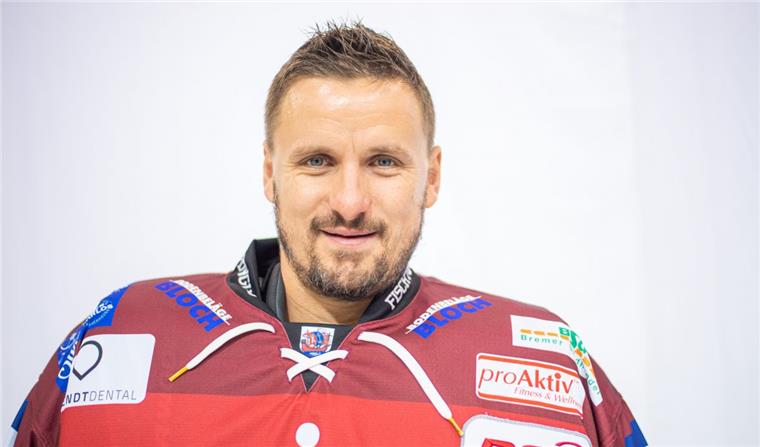 Pöpperle zurück im Pinguins-Tor Tomas Pöpperle kehrt heute Abend ins Tor der Fischtown Pinguins zurück.