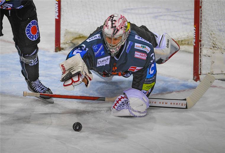 Torwart Maxwell will die Fischtown Pinguins verlassen Brandon Maxwell im Tor der Pinguins