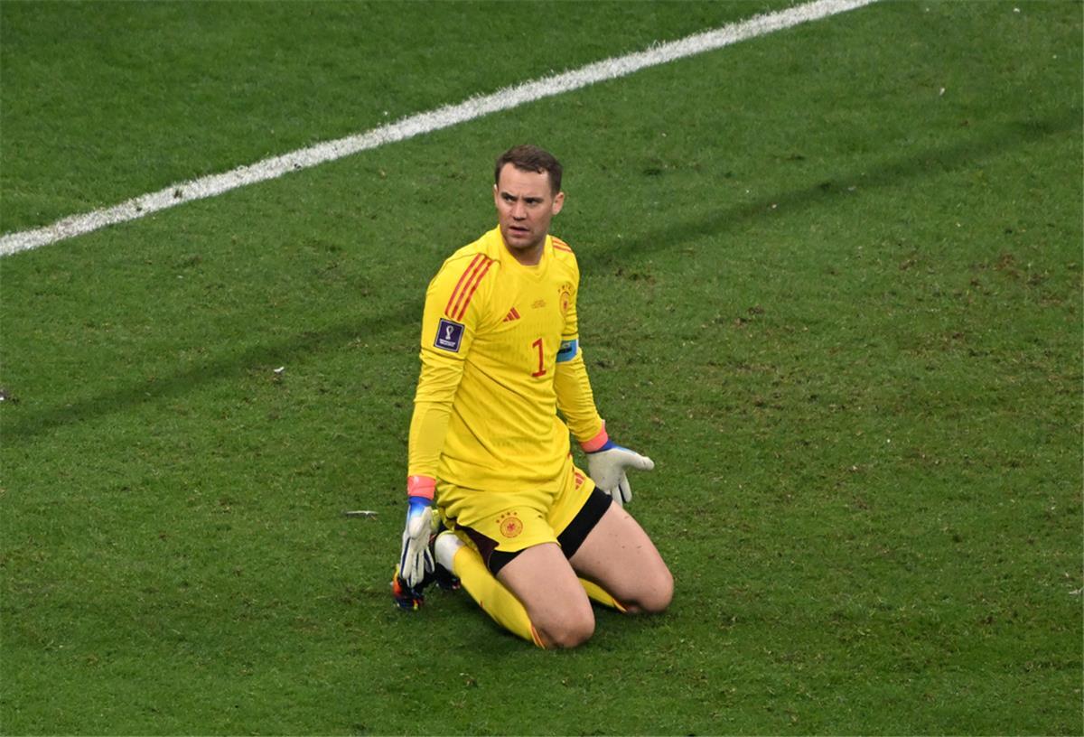 Torwart Manuel Neuer fällt jetzt monatelang aus.