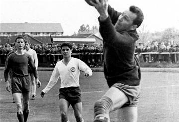 Torwart Witgräfe war nicht nur im Jahr 1954 ein großer Rückhalt der Nordenhamer.