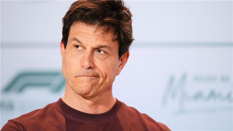 Fahrer-Entscheidung bei Mercedes naht: Kommt Verstappen? Toto Wolff rechnet bei der Fahrerpaarung für 2026 nicht mit Überraschungen.