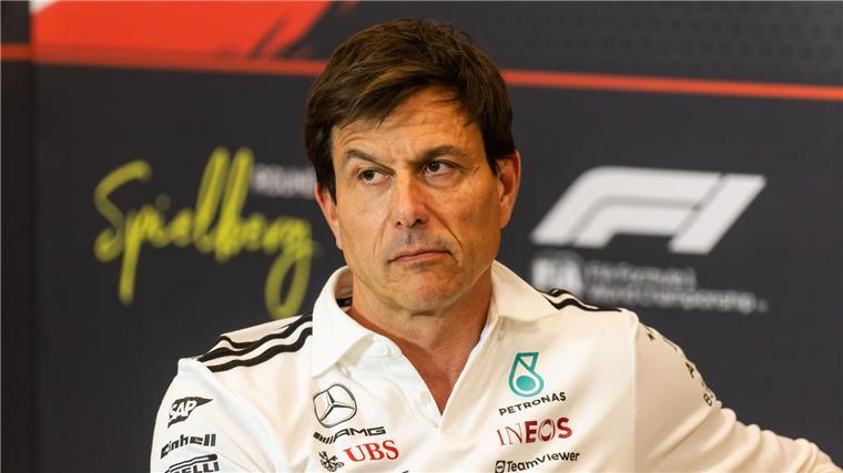 Was läuft zwischen Mercedes und Verstappen? Toto Wolff sucht die Mercedes-Fahrerpaarung für 2026.