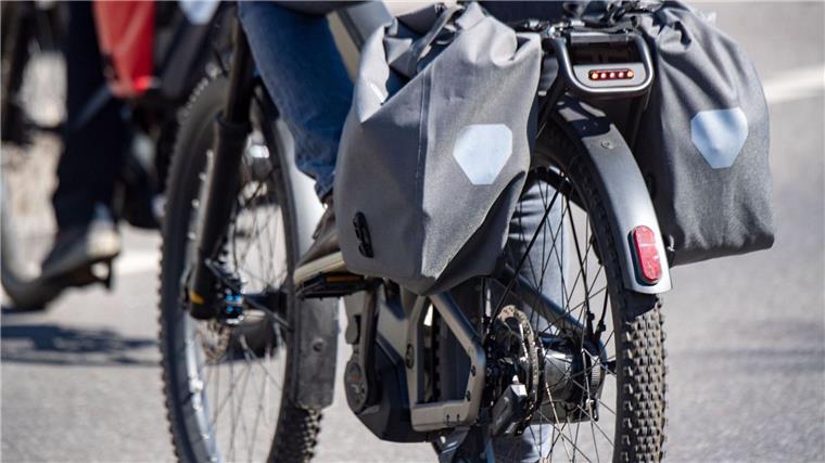 Umfrage: Niedersachsen mit meisten E-Bike-Besitzern Touristen fahren mit Elektrorädern.