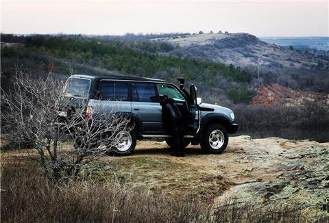 Toyota-SUV der 1990er. Wäre es aus Nachhaltigkeitsgründen besser, dieses Fahrzeug gegen ein brandneues Stück zu tauschen? Die Antwort ist nicht so eindeutig, wie manch einer vielleicht gerade vermuten mag.