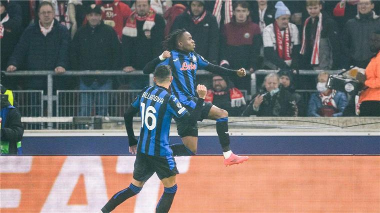 Bergamo zu stark für VfB - „Wir haben lange mitgehalten“ Traf in Stuttgart zur Führung für Bergamo: Der Ex-Leipziger Ademola Lookman (r.).