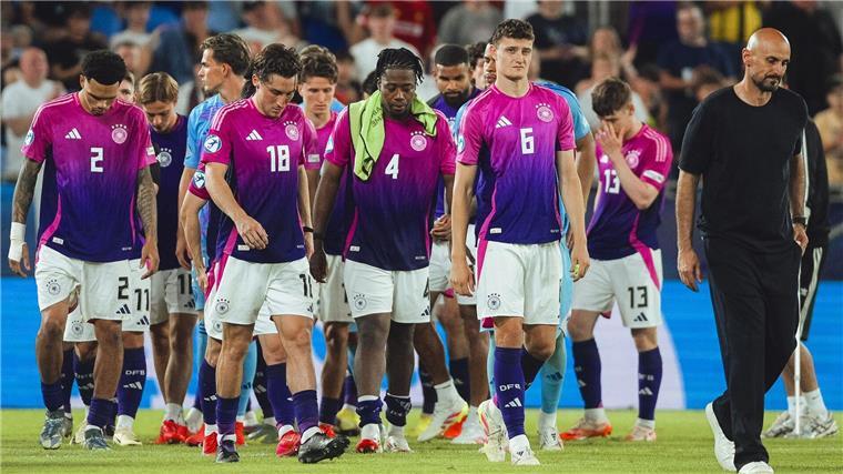 Trainer Antonio Di Salvo und die U21-Nationalmannschaft waren nach dem verlorenen Finale enttäuscht.