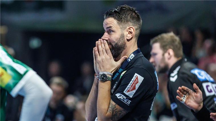Trainer Bennet Wiegert vom Handball-Meister SC Magdeburg ist nicht immer nur der Erfolgsbesessene. 