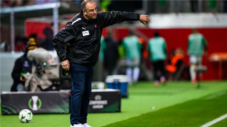 „In den Geschichtsbüchern“ - Heidenheims erfolgreiches Debüt Trainer Frank Schmidt startete erfolgreich mit dem 1. FC Heidenheim in die Ligaphase der Conference League.