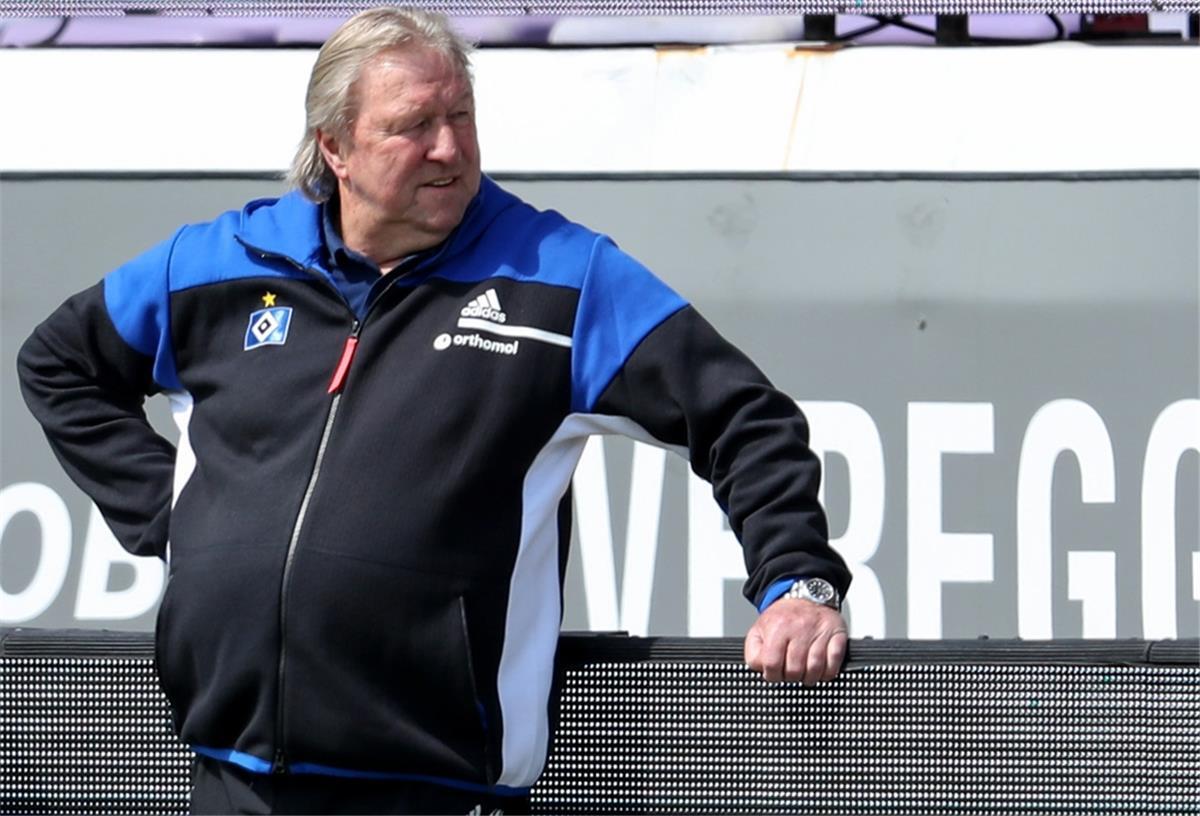 Trainer Horst Hrubesch muss die Aufstiegsambitionen abhaken.