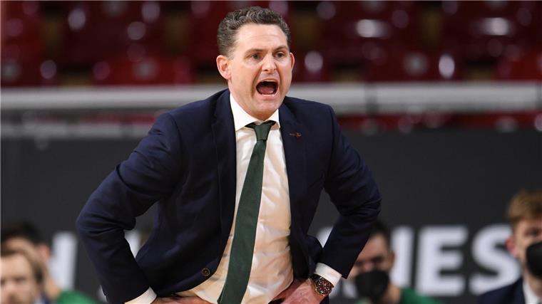 Rasta Vechta verliert gegen Galatasaray Trainer Martin Schiller spielte mit den Basketballern von Rasta Vechta gegen Galatasaray Istanbul.