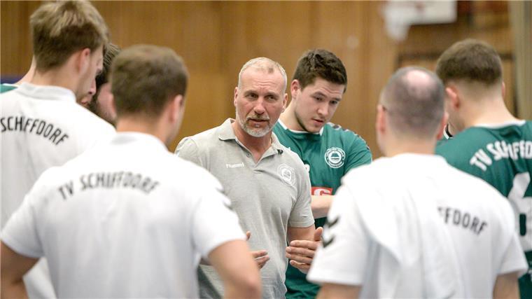 Trainer Michael Bollhöfer will mit seinen Spielern den größten Erfolg der Schiffdorfer Vereinsgeschichte schaffen