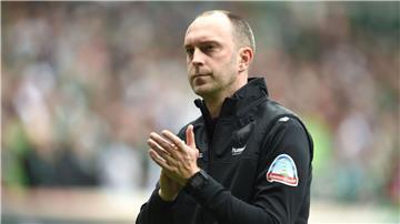 Trainer Ole Werder kassiert mit Werder Bremen eine klare Niederlage im Trainingslager.  