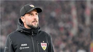 Trainer Sebastian Hoeneß und der VfB Stuttgart sind am Samstag beim FC Bayern zu Gast.