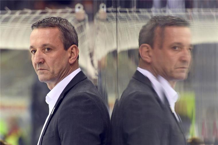 Trainer Thomas Popiesch sah zwei in Schwenningen zwei Unterschiedliche Gesichter seiner  Fischtown Pinguins.