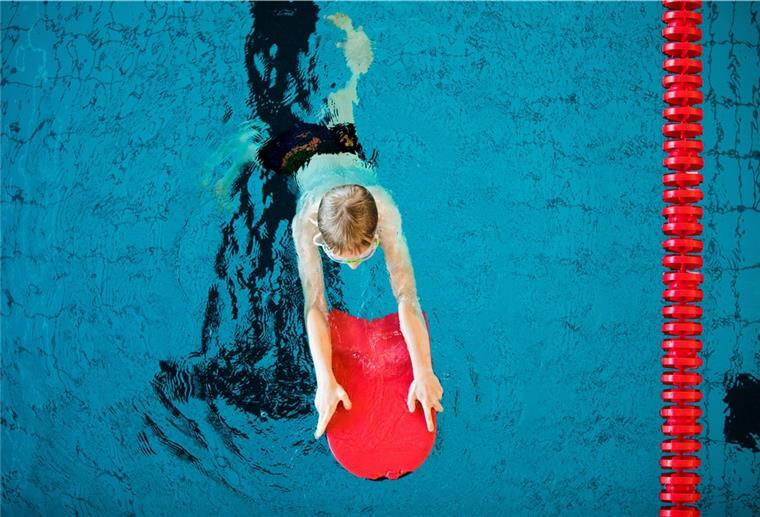Butjadingen: Weitere Schwimmkurse geplant Trainiert wird ab Donnerstag, 18. November, im Hallenbad der Ferienanlage Deichgraf in der Burhaver Ortsmitte.