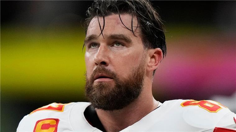 Swift-Freund Kelce setzt seine Karriere fort Travis Kelce gewann mit den Kansas City Chiefs in der NFL bereits dreimal den Super Bowl.