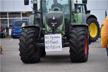 Trecker auf dem Weg zur Demo. Bilder wie dieses vom Oktober könnte es auch Donnerstag auf vielen Straßen geben. 