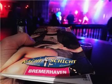 Trotz der drohenden Insolvenz herrscht in der "Nachtschicht" gute Stimmung.