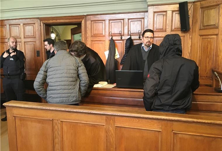 Bremerhaven: Straftäter werden nicht abgeschoben Trotz einer Verurteilung wegen Widerstands gegen Polizisten droht den angeklagten Brüdern keine Abschiebung.
