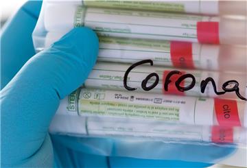 Trotz vollständiger Impfung infizieren sich immer wieder Menschen mit dem Coronavirus und erkranken.