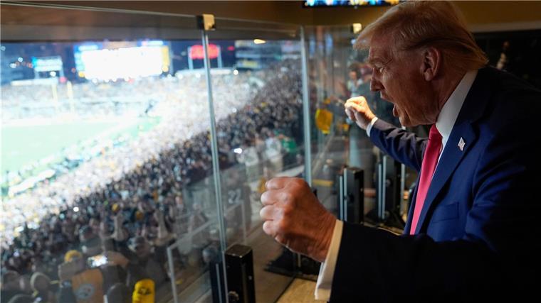 Super-Bowl-Anleitung zum Mitreden: Was alles wichtig ist Trump will als erster amtierender Präsident einen Super Bowl vor Ort verfolgen.