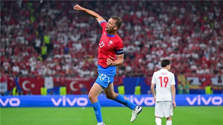 Türkei müht sich ins Achtelfinale Tschechiens Kapitän Tomas Soucek traf zum Ausgleich.
