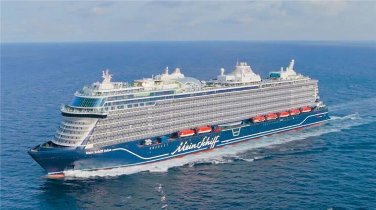 Flottenausbau bei Tui: Das steckt hinter dem neuen Schiff-Deal Ein Kreuzfahrtschiff. Tui Cruises hat bei Fincantieri zwei neue Kreuzfahrtschiffe in Auftrag gegeben. Die Neubauten sollen 2031 und 2032 ausgeliefert werden und erweitern die „Mein Schiff“-Flotte auf elf Einheiten.