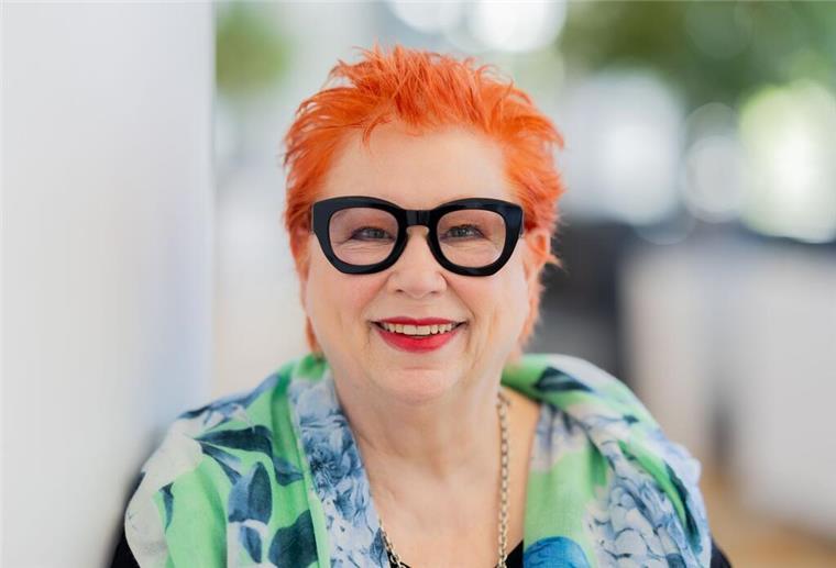 Richterin Barbara Salesch urteilt nun auch am Abend TV-Richterin Barbara Salesch bekommt eine neue Sendung in der Primetime.