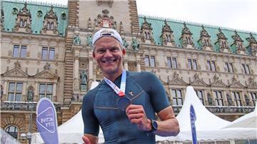 TV-Sprecher Thorsten Schröder hat erfolgreich den Triathlonwettbewerb Norseman absolviert. (Archivbild)