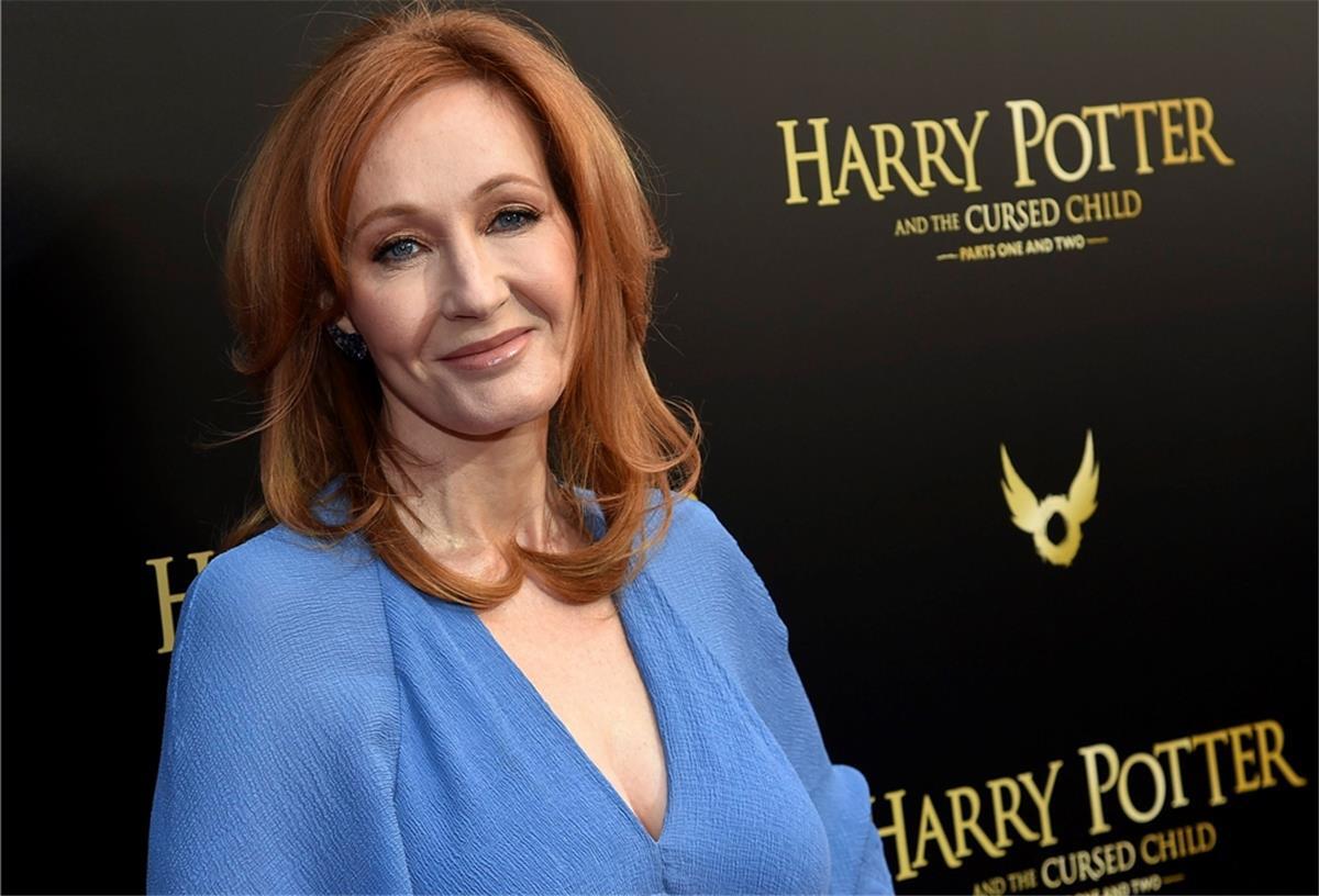 Twitter-User erklären J.K. Rowling für tot Twitter-User erklären J.K. Rowling für tot. Das ist aber nicht der Fall.