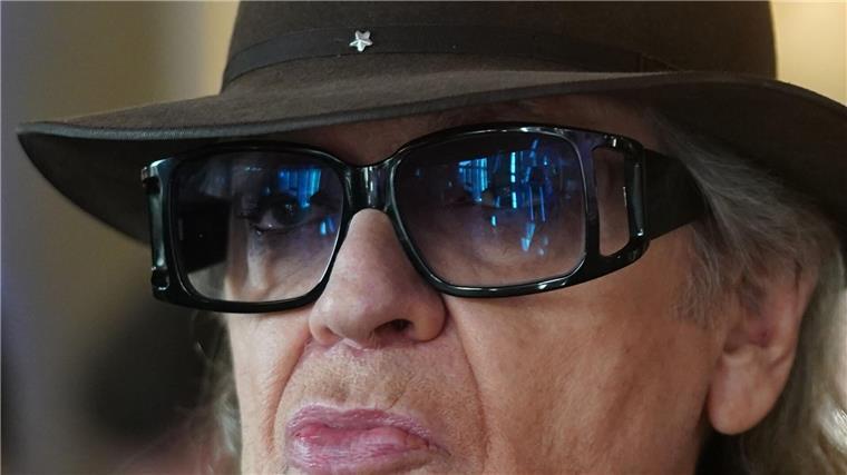 Udo Lindenberg unterstützt Bündnis „Hamburg steht auf“ Udo Lindenberg ist beim Bündnis „Hamburg steht auf!“ mit dabei.