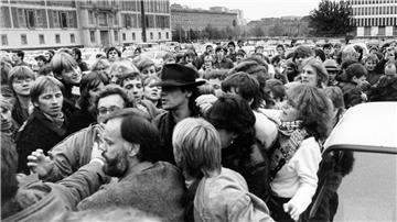 Udo Lindenberg vor dem Palast der Republik.