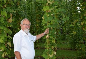 Udo Venema veranstaltet am 11. und 12. September ein Hopfen- und Bierfest rund um das Gelände des Butjadinger Tors in Abbehausen.