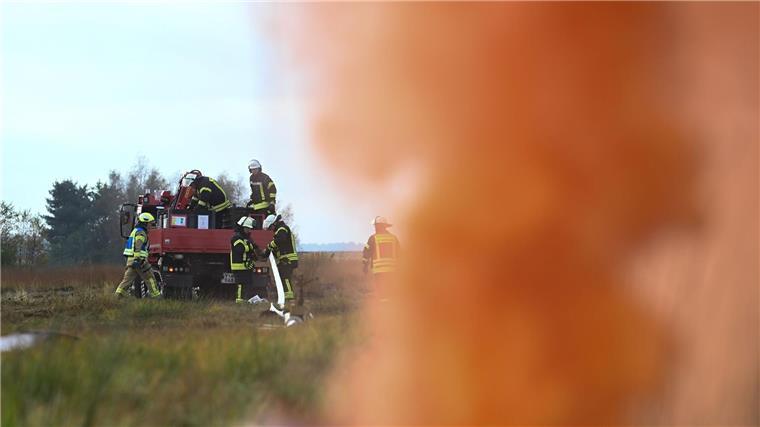 Bundeswehr-Feuerwehr trainiert für Großbrand im Emsland Üben für den Ernstfall: Waldbrände dürften in Zukunft immer häufiger auftreten.