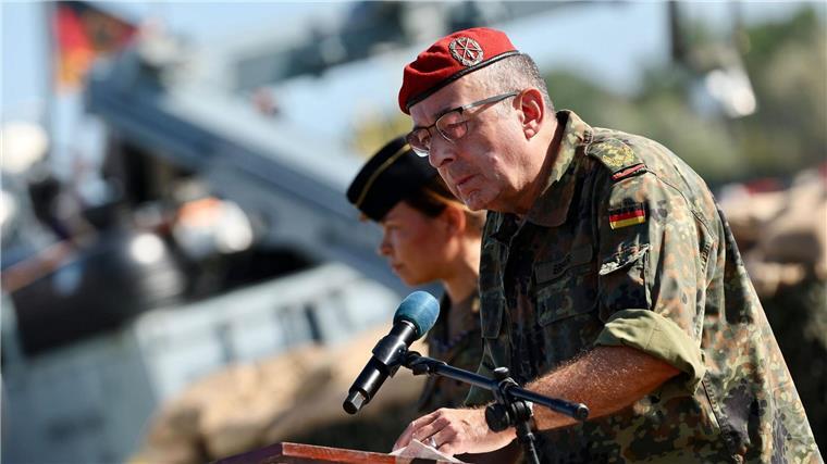 „Üben, üben, üben“, gab Breuer als eine Maxime für die Bundeswehr aus.