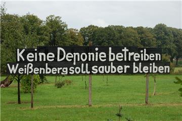 Über 1000 Bürger stellen sich gegen die Pläne der Firma Freimuth, eine Bauschutt-Deponie in Driftsethe zu errichten. 