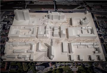 Über die Innenstadtentwicklung (Detailansicht Innenstadtmodell mit geplantem Neubau der ehemaligen Karstadt-Immobilie) können Frauen am 8. März diskutieren.